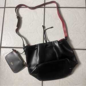 Frances Valentine Womens Black Classic Adjustable Strap Travel Shoulder Bag